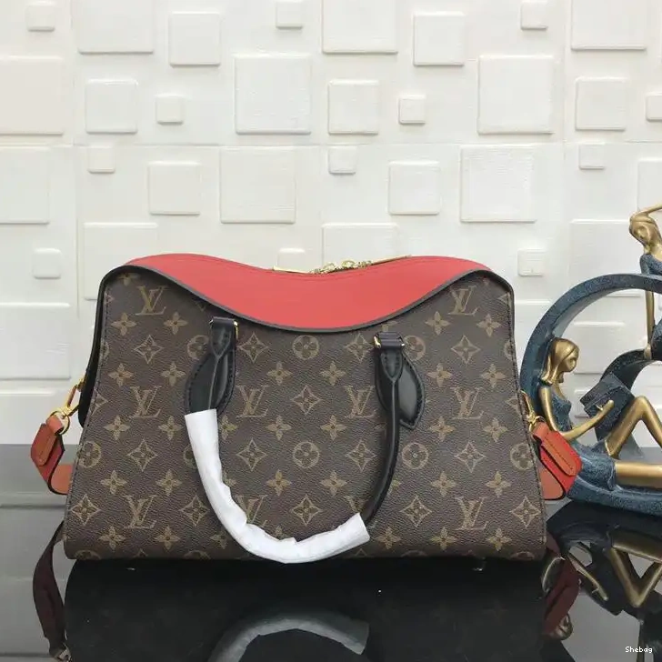 LV 19T1L0331 Bags 0807